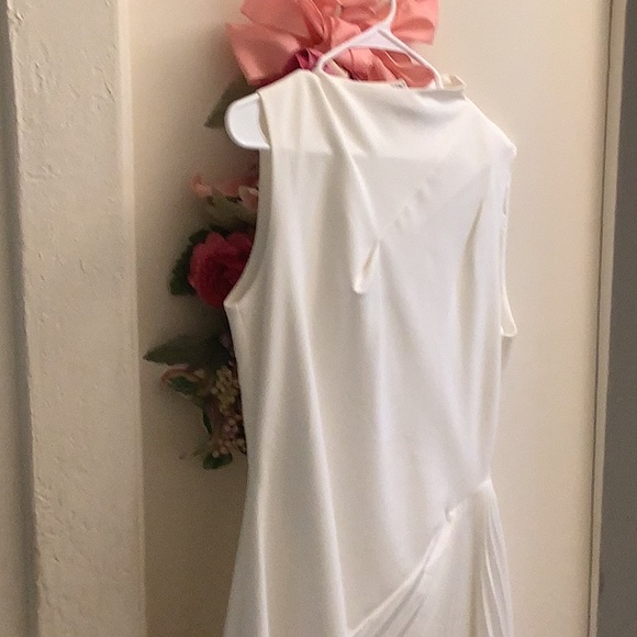 Pearl color  Plisse Dress  fits size 10 or 12 - Picture 7 of 7